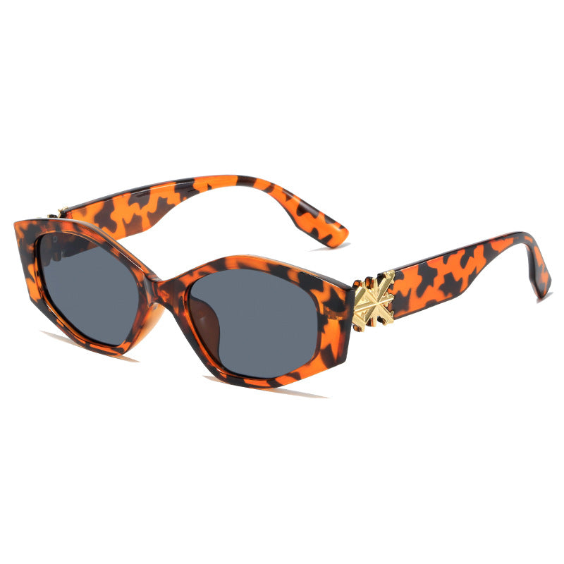 Women's geometric sunglasses with luxurious detail Bowlift