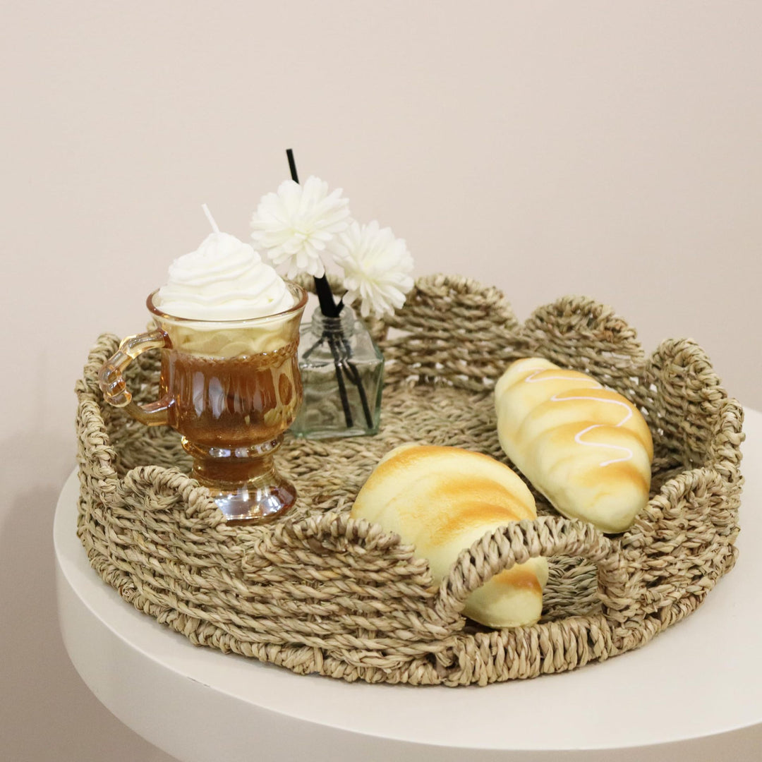 Handcrafted decoration basket with wavy edge Bowlift