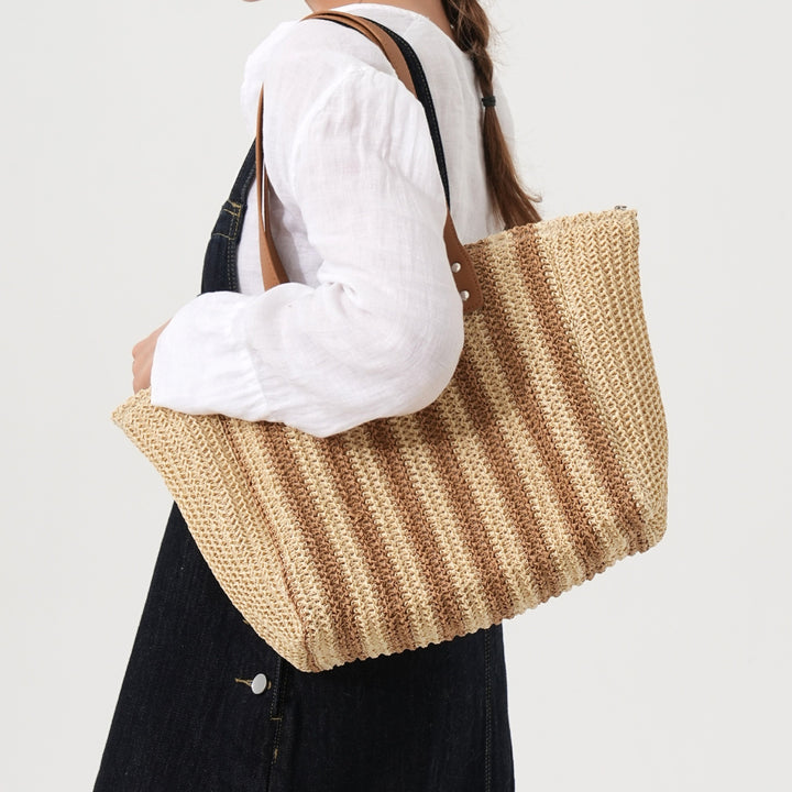 Handcrafted beach bag with structured stripe pattern Bowlift