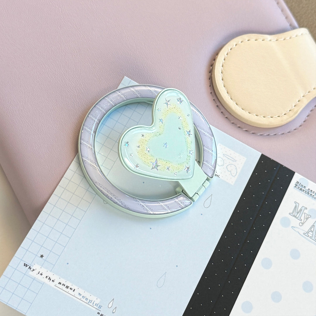 Hand mirror in playful heart design Bowlift