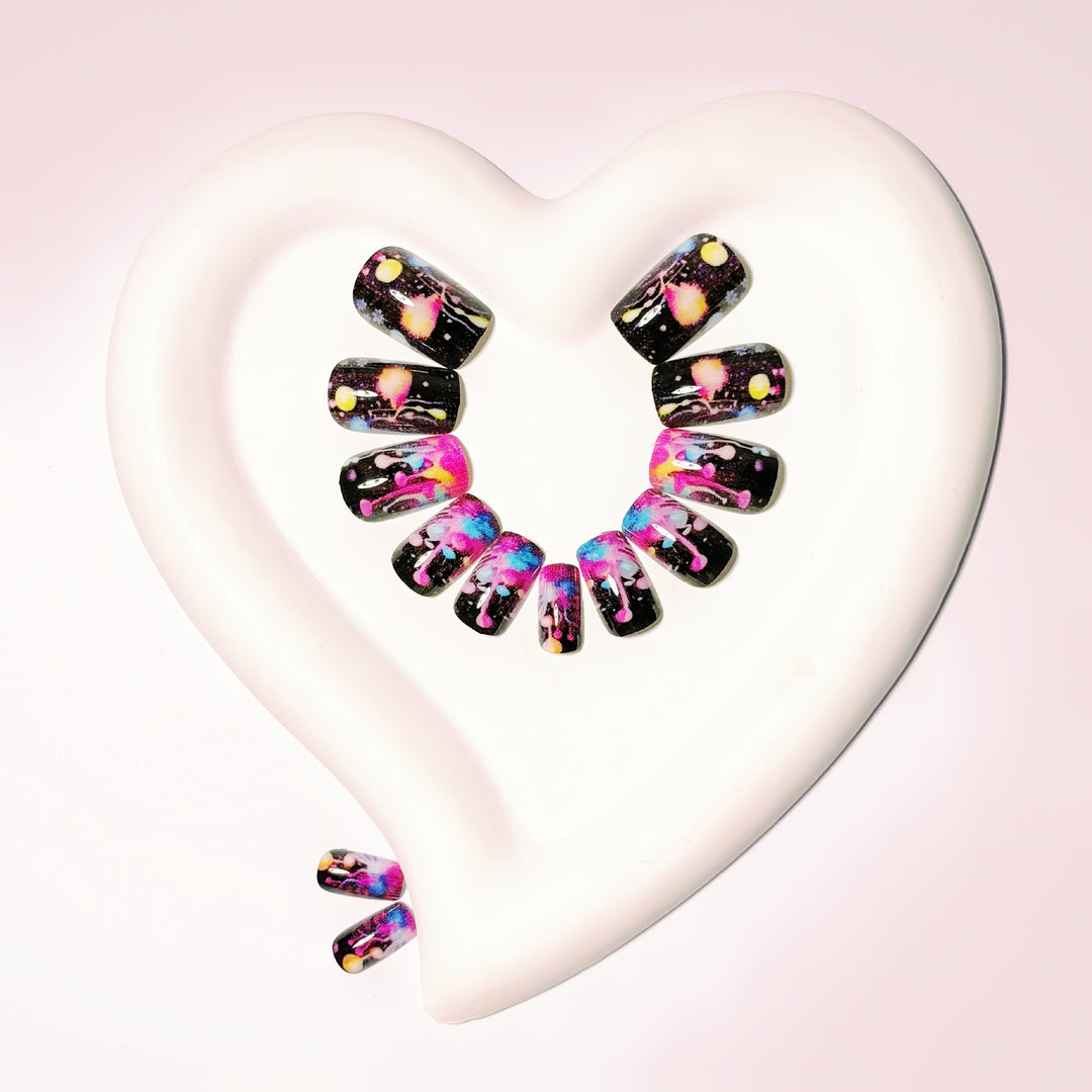 Artistic Splash Effect Nail Art Bowlift