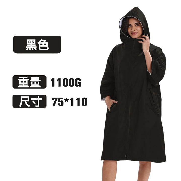 Water-repellent travel poncho Bowlift