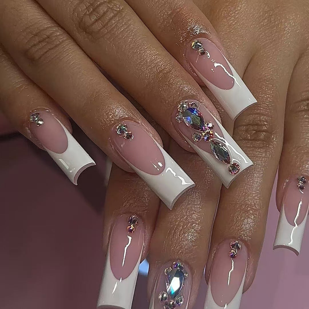 Glamorous Art Nails Bowlift