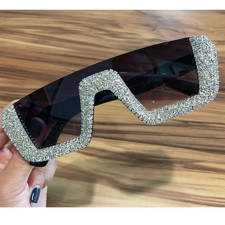 Ladies elegant glitter sunglasses with striking frame Bowlift
