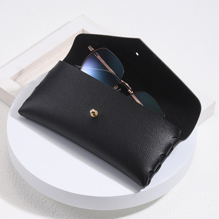 Elegant Phone Case in Minimalist Leather Design Bowlift