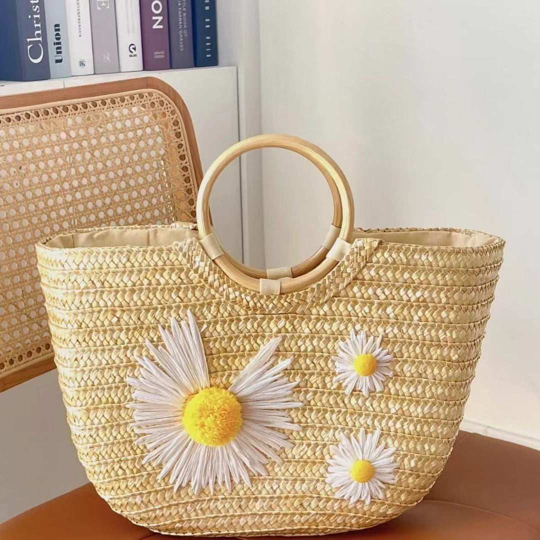 Stylish tote bag with floral accents Bowlift