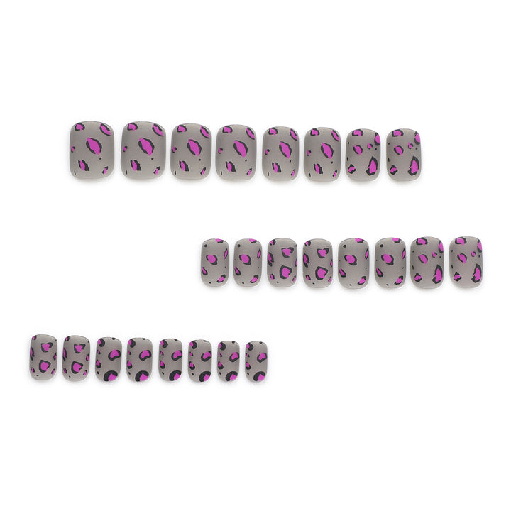 Artificial Nail Art with Leopard Pattern Bowlift