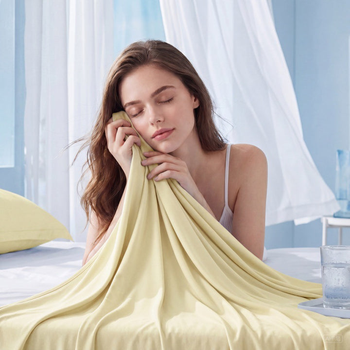 Women's nano silky fitted sheet made of microfiber with elastic all-around rubber and wrinkle-resistant satin look Bowlift