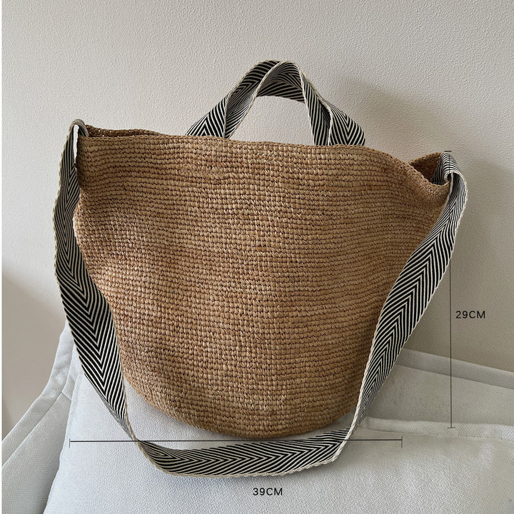 Handmade straw bag with fashionable striped pattern Bowlift