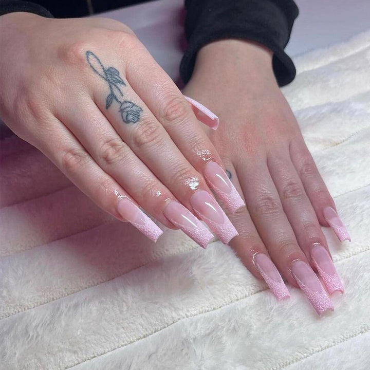 Glamorous Glittery Stiletto Press-On Nails Bowlift