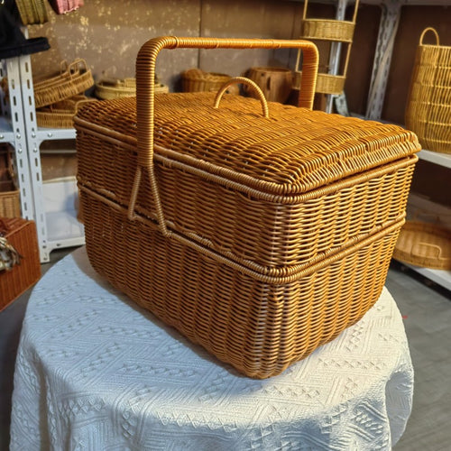 Woven Picnic Basket Bowlift