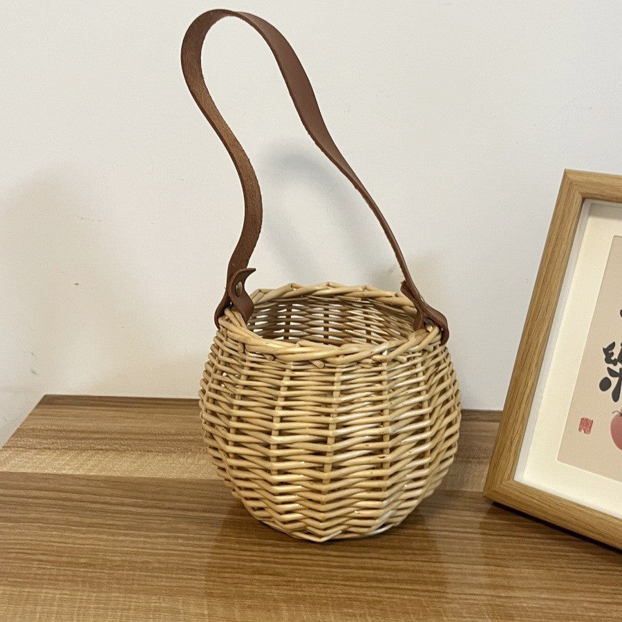 Ladies basket bag with tasteful leather handle Bowlift