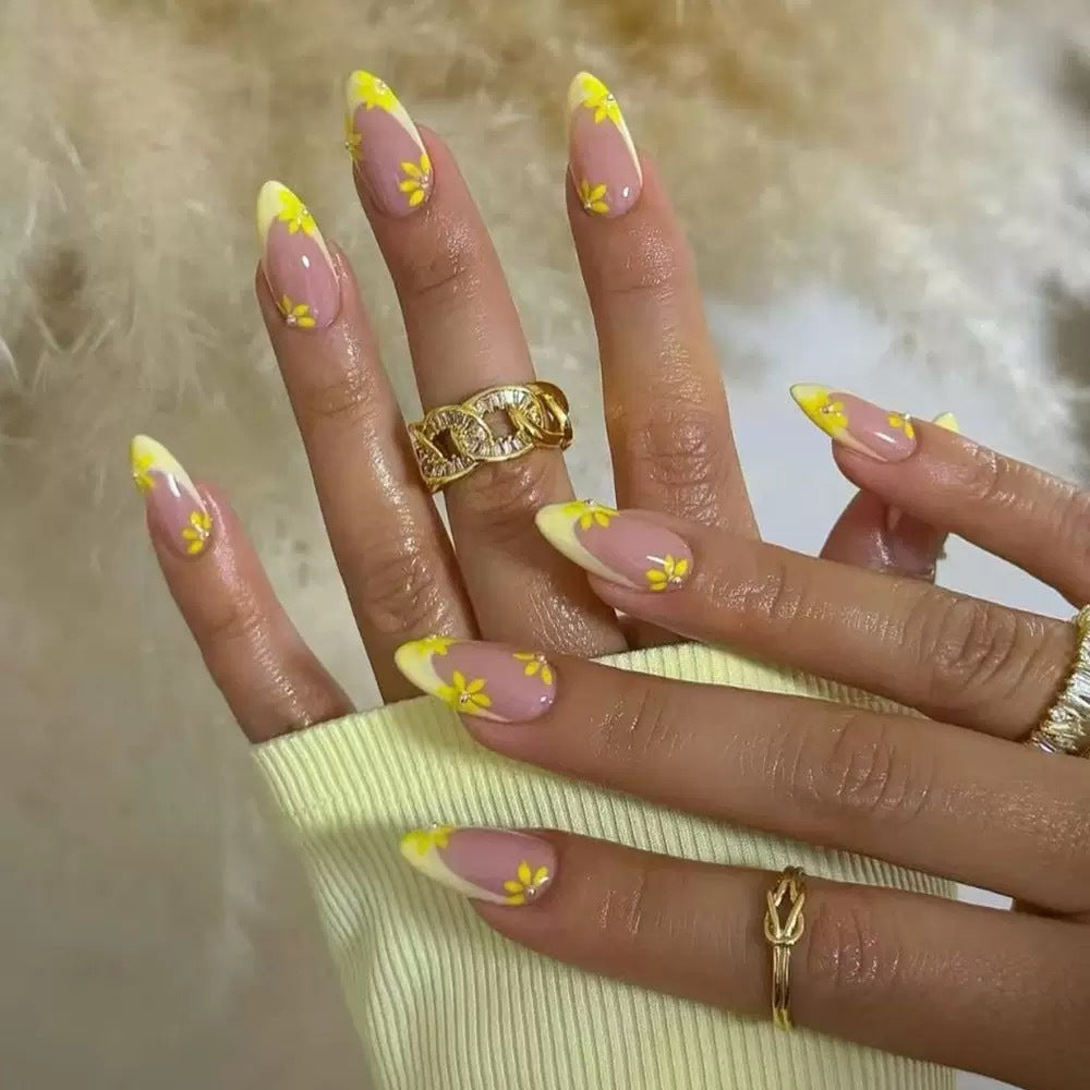 Artificial Nail Set with Floral Accents Bowlift