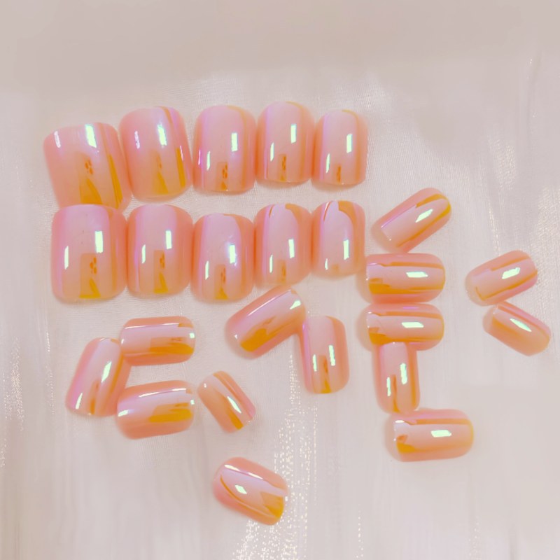 Iridescent Glossy Nail Tips Bowlift
