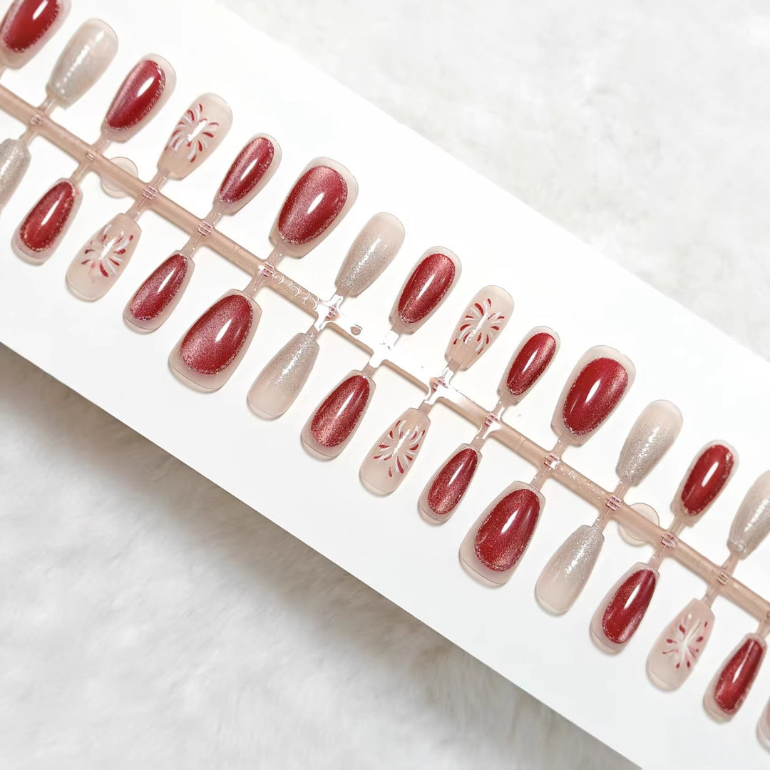 Artificial nails with glamorous accents Bowlift