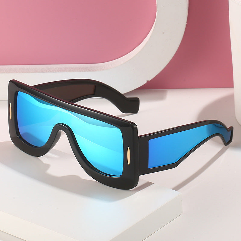Ladies futuristic oversized sunglasses Bowlift