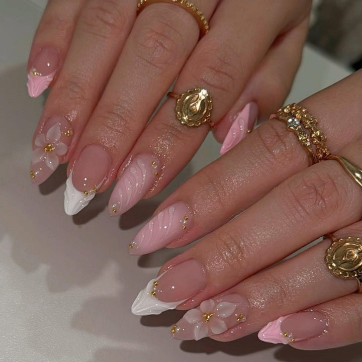 Floral Embellished Press-On Nail Set Bowlift