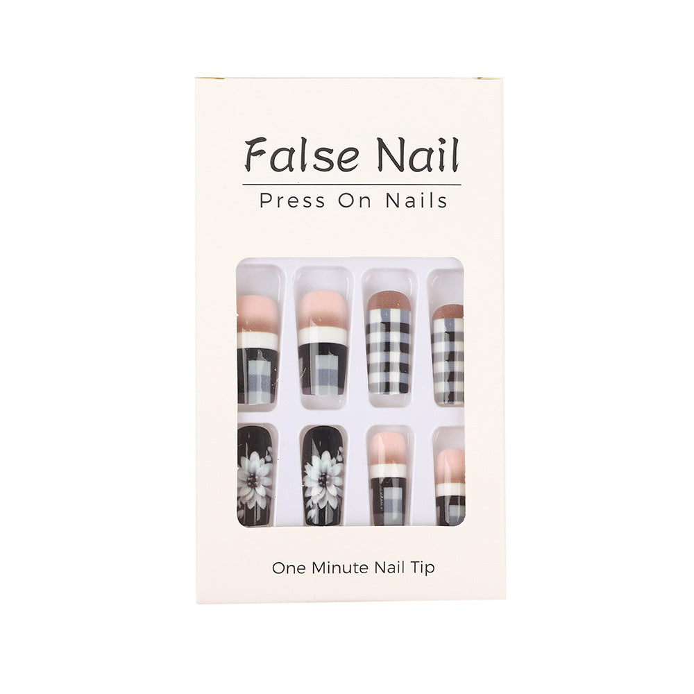 Creative artificial nails with stylish checkered patterns and floral design Bowlift