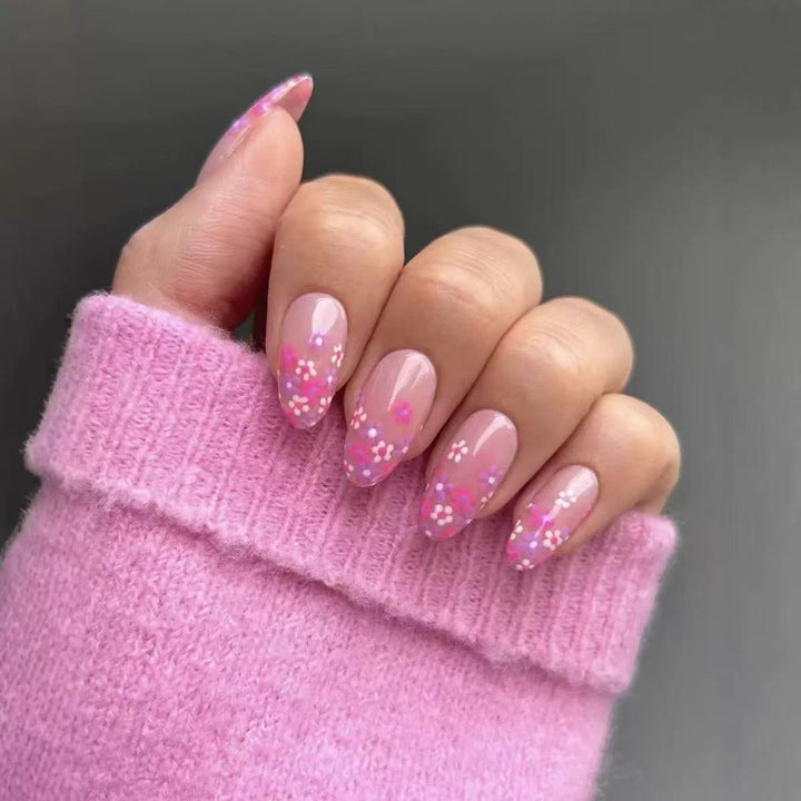 Nail set with floral design and sparkling accents Bowlift