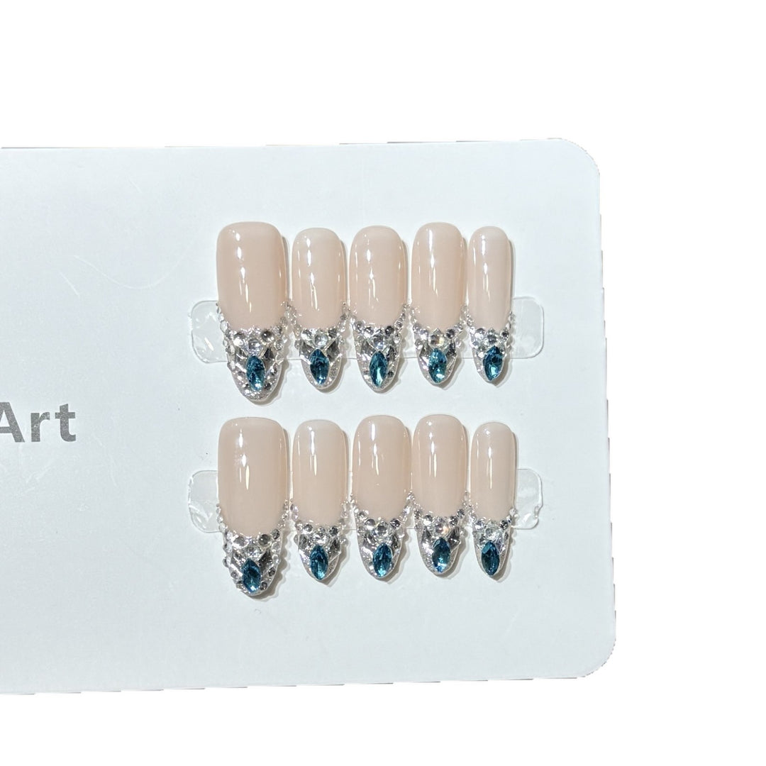Elegant Rhinestone-Accent Press-On Nail Set Bowlift