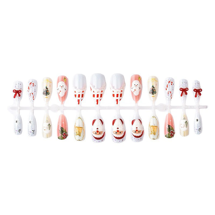 Festive artificial nails with Christmas designs Bowlift