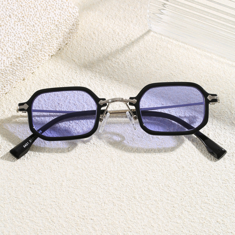 Fashionable Oversized Sunglasses in Modern Design Bowlift