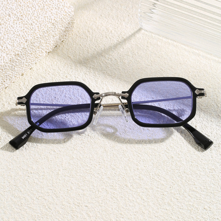 Fashionable Oversized Sunglasses in Modern Design Bowlift