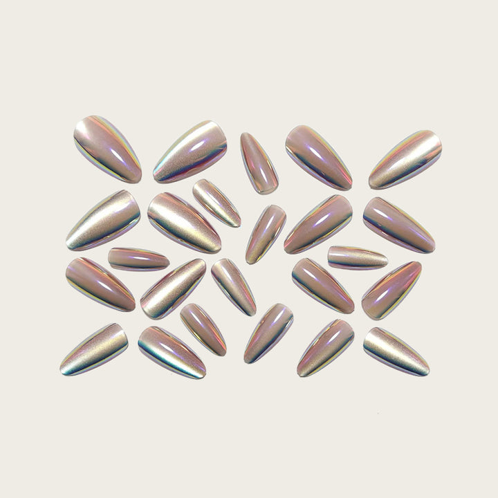 Glamorous Artificial Nails In Elegant Gloss Finish Bowlift