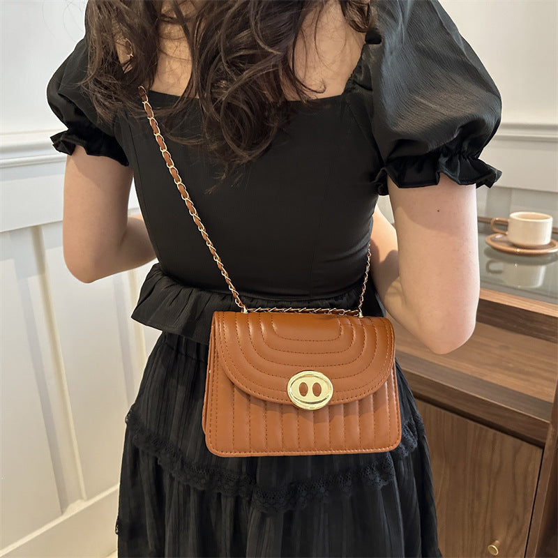 Quilted Chain Link Crossbody Handbag Bowlift