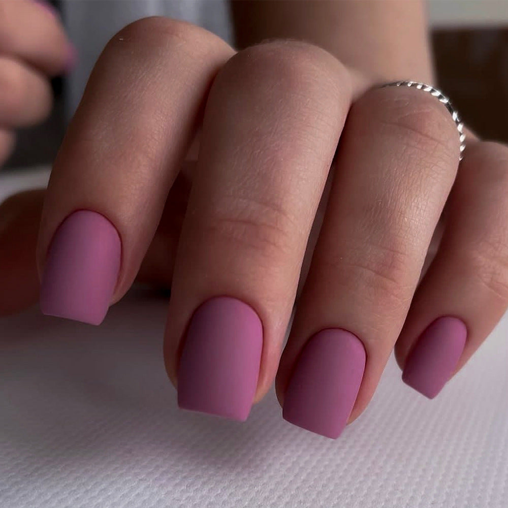 Artificial nail art with matte finish Bowlift