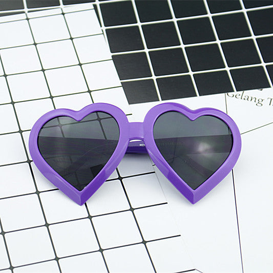 Women's Heart-Shaped Sunglasses in Modern Design Bowlift