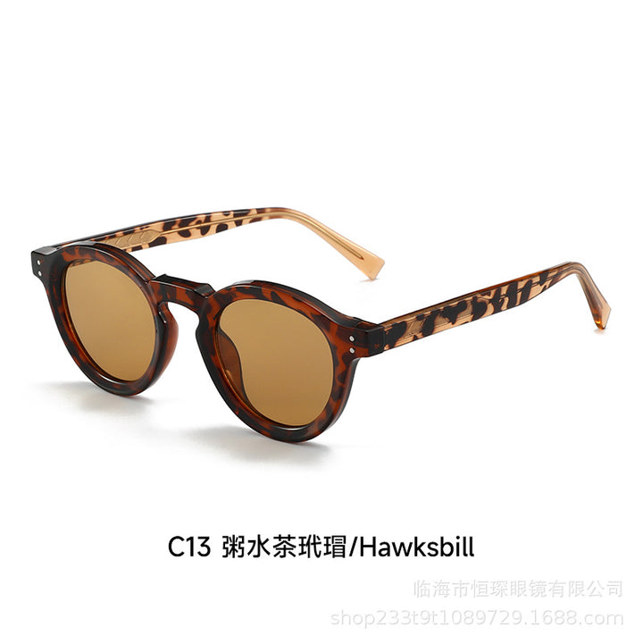 Women's fashionable sunglasses in modern oval design Bowlift