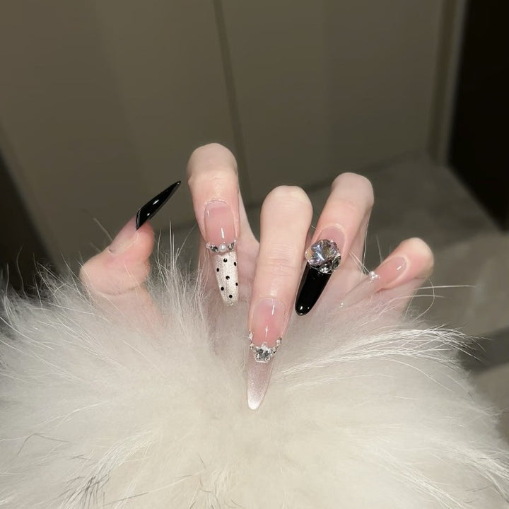 Elegant Stiletto Fake Nails with Sparkling Rhinestone Details Bowlift