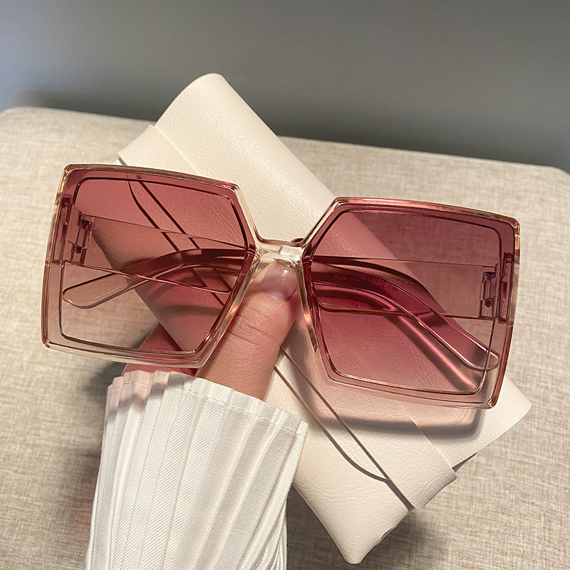 Women's square sunglasses with a sturdy frame and stylish design Bowlift