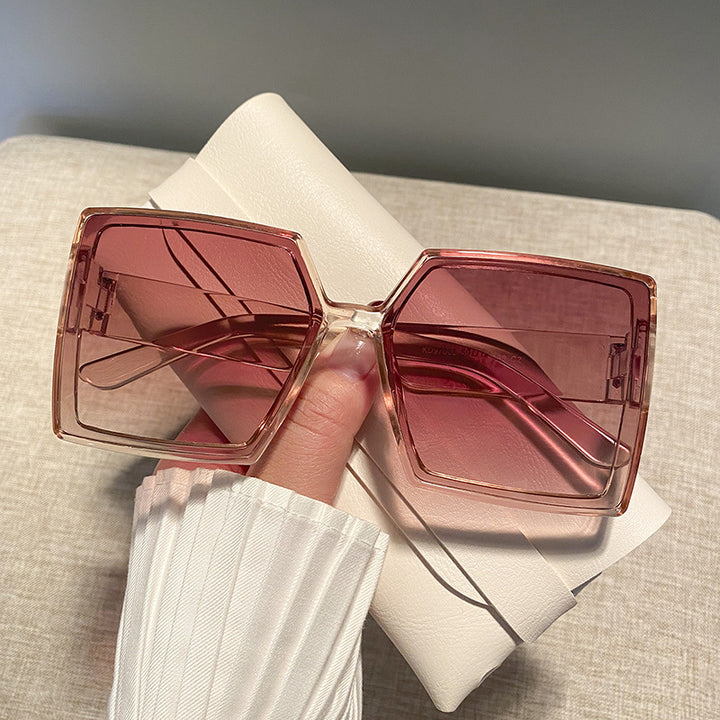 Women's square sunglasses with a sturdy frame and stylish design Bowlift