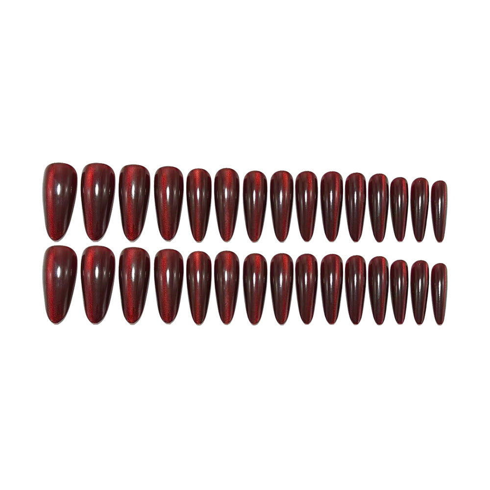 Artificial Nails in Elegant Design with Shimmering Finish Bowlift