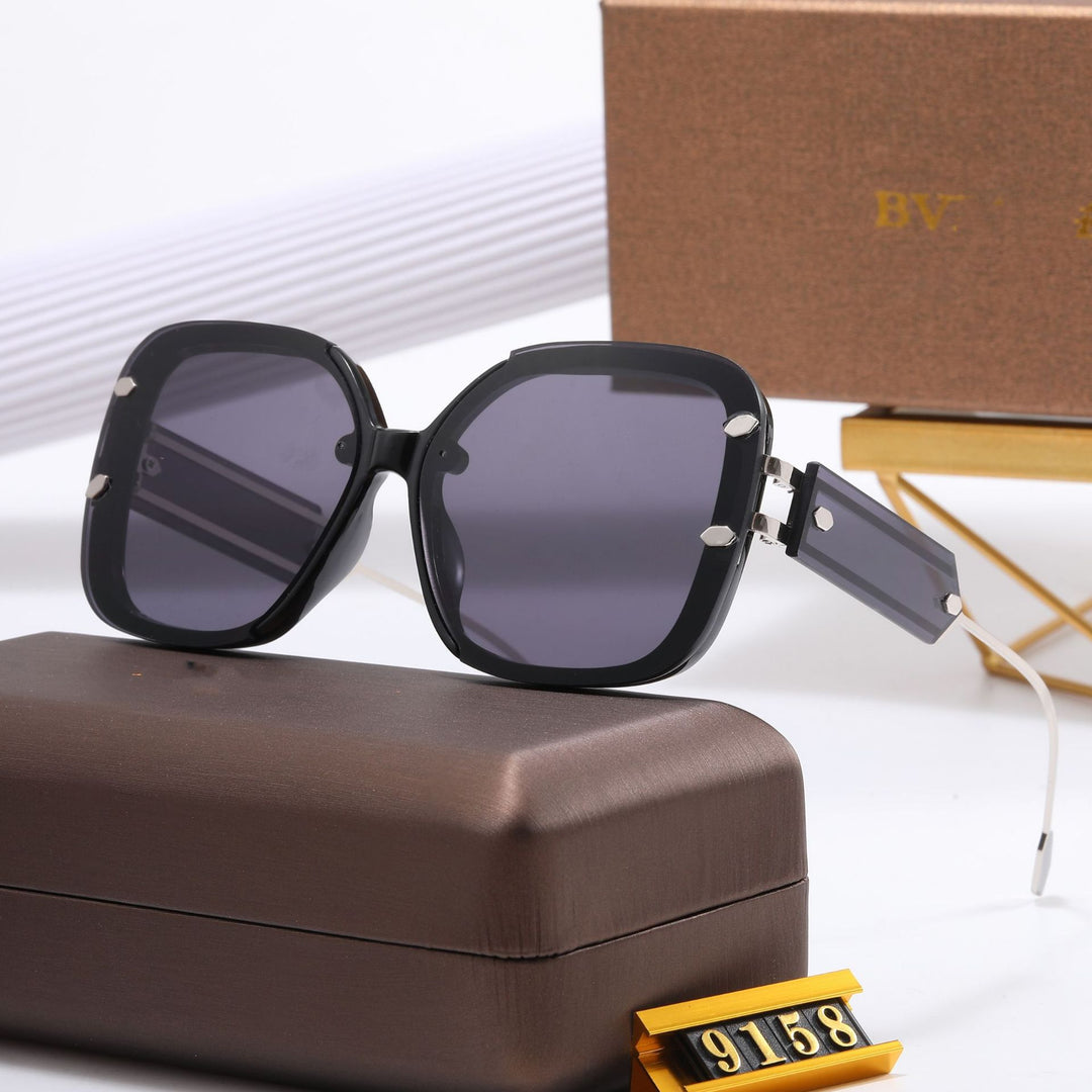 Women Designer Sunglasses with Extravagant Frame Bowlift