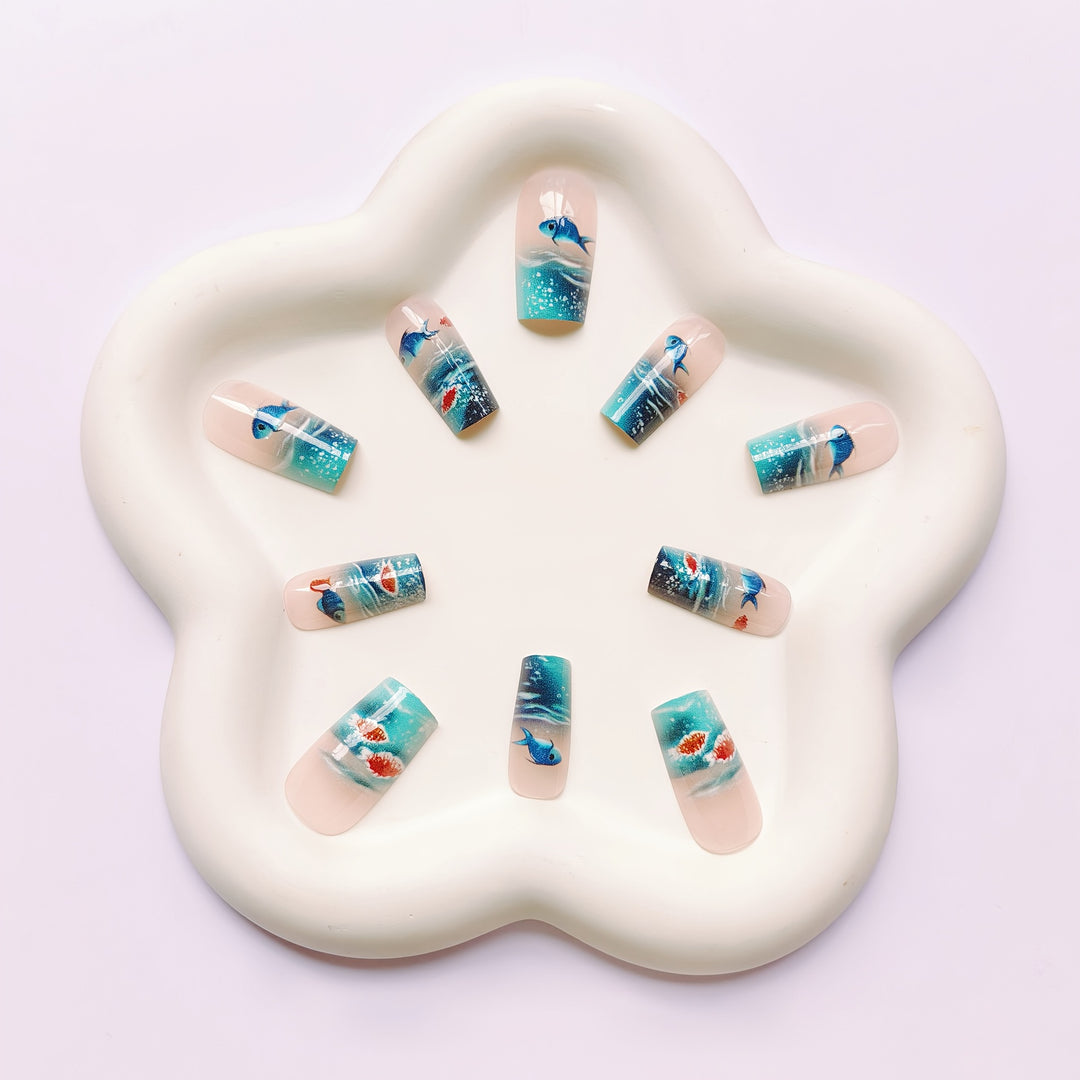 Artificial nail set with maritime design Bowlift
