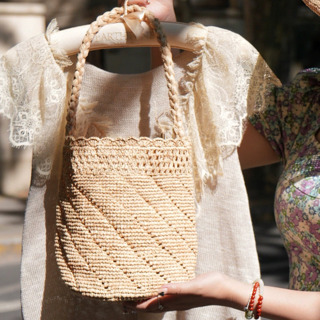 Handmade basket bag with unique weaving Bowlift
