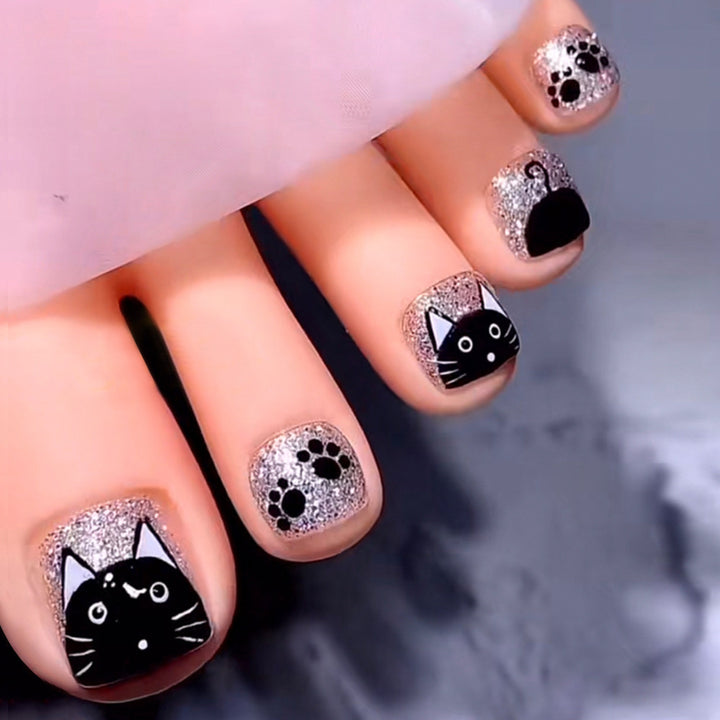 Nail art with cat motif Bowlift