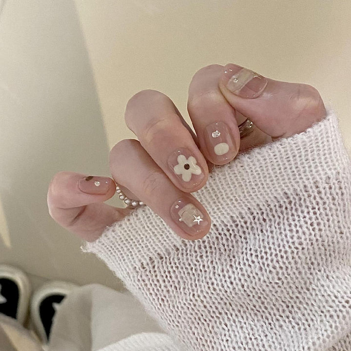 Artificial nails with elegant floral designs Bowlift