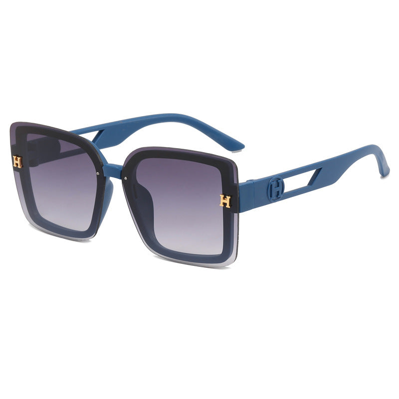 Women modern square sunglasses with elegant design Bowlift