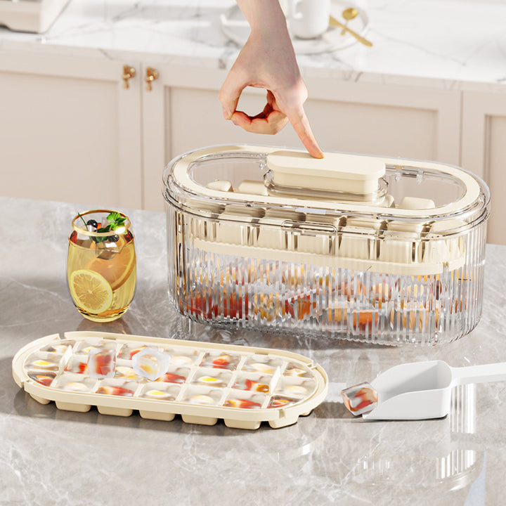 Ladies stackable ice cube tray with practical scoop and airtight lid Bowlift