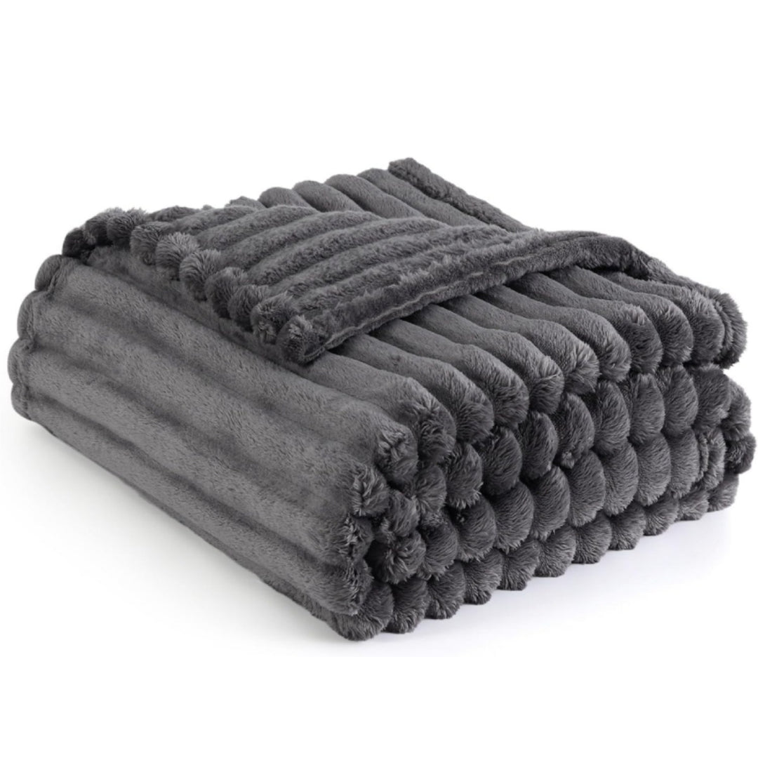 Cozy Plush Throw Blanket Bowlift