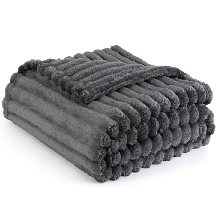 Cozy Plush Throw Blanket Bowlift