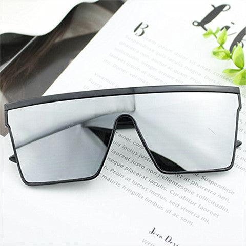 Women's Sporty Safety Goggles in Modern Shield Design Bowlift