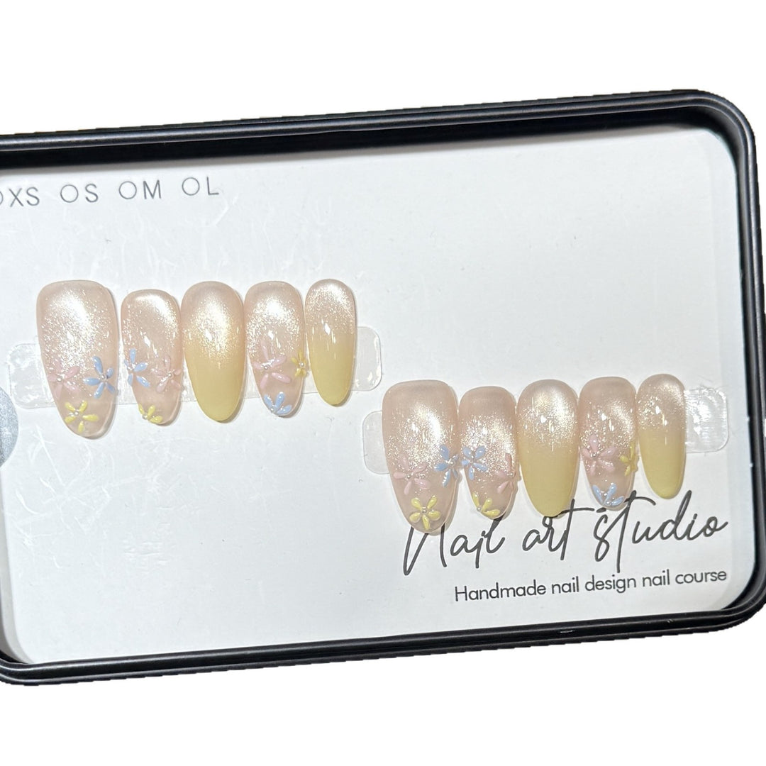 Stylish Press-On Nail Set with Floral Design Bowlift