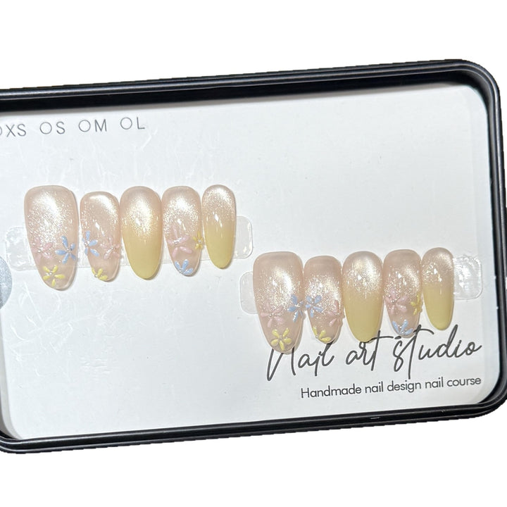 Stylish Press-On Nail Set with Floral Design Bowlift