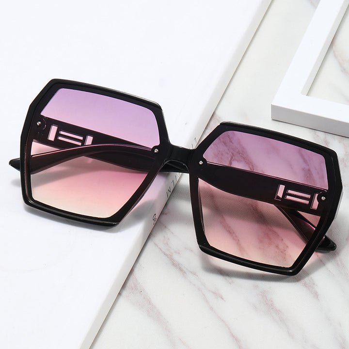Women's Geometric Oversized Sunglasses with Modern Frame Bowlift
