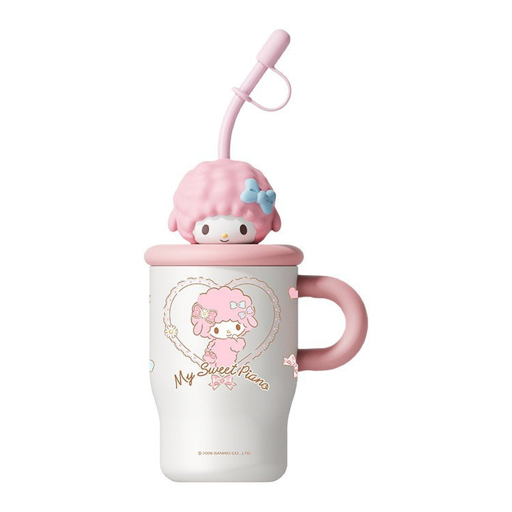 Ladies drinking cup with creative lid and straw Bowlift